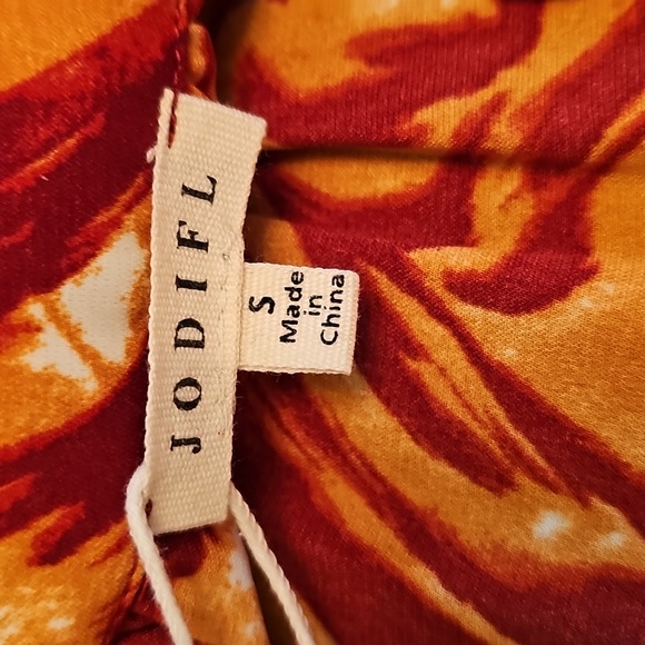 NWT Jodifl Women's Top in Red and Gold Size Small - Picture 5 of 8